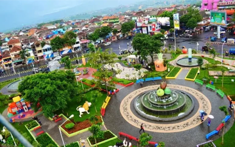 Wisata Alun-alun Kota Batu